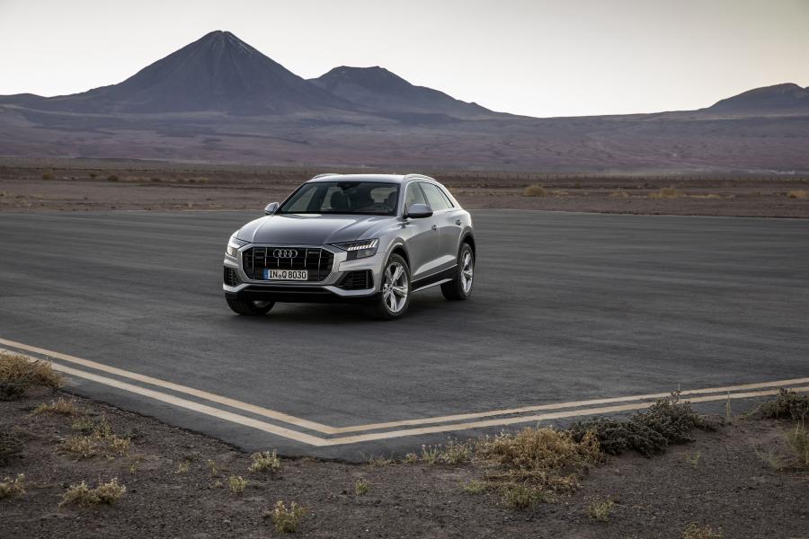  Audi Q8 50 TDI Quattro 2018 года  (WW) (фото 15 из 25)